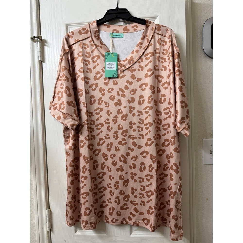 womens Plus size tshirt 3XL animal print NWT